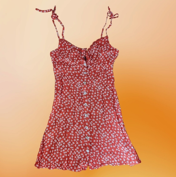 Skylar + Madison Dresses & Skirts - Skylar + Madison red floral Y2K dress